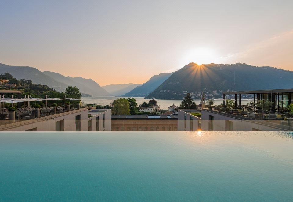 Hilton Lake Como — property photograph
